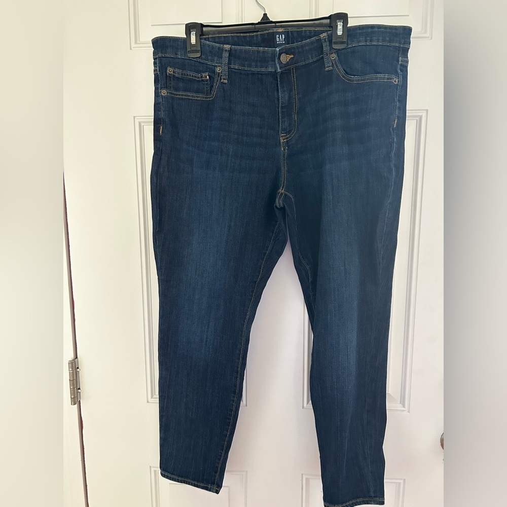 Women’s Gap Jeans  - size 34 R